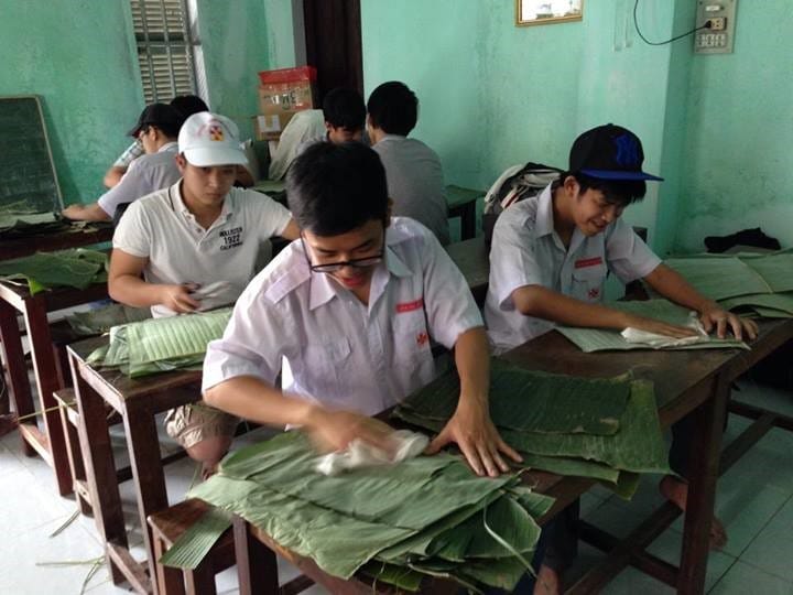 Hơi Ấm Từ Những Ngày Đầu Xuân – Hành Trình Bánh Tét 2014