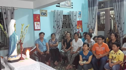 Kinh gia đình tháng hoa 2014