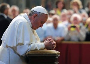 ĐTC Phan-xi-cô kêu gọi toàn Giáo Hội hiệp thông cầu nguyện cho hòa bình