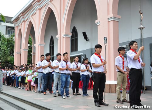 Bế Giảng Năm Học Giáo Lý 2013-2014 và Tuyên Hứa Vào Đời