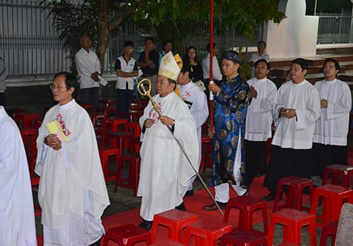 Thánh Lễ Mừng Ngân Khánh Linh Mục ĐC Giuse Châu Ngọc Tri và Cha Phaolô Đoàn Quang Dân