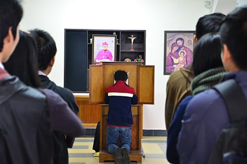 Các Em Giáo Lý Xưng Tội Chuẩn Bị Mừng Đại Lễ Giáng Sinh 2014