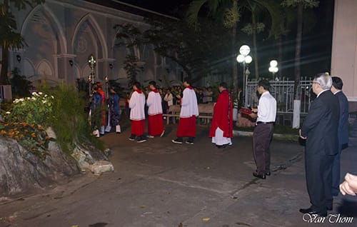 Chúa Nhật Lễ Lá Lúc 05g00, 20/3/2016
