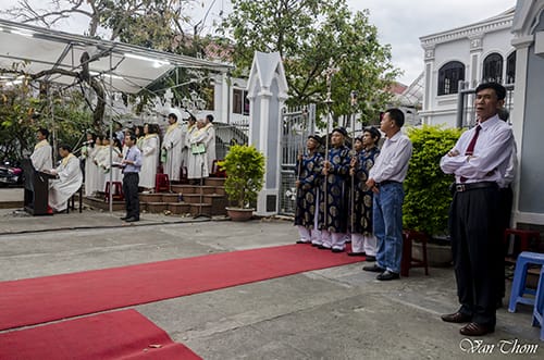 Thánh Lễ Tiệc Ly và Chầu Mình Thánh Chúa 24/5/2016