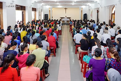 Giáo Xứ Phú Thượng Hành Hương Năm Thánh Nhà Thờ Chính Tòa 17/4/2016