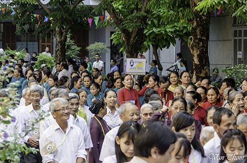 Giáo Xứ TTTM Trà Kiệu Hành Hương Nhà Thờ Chính Tòa 01/5/2016