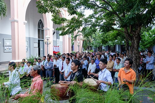 Giáo Xứ Đông Vinh Và Giáo Họ Phú Quý Hành Hương Nhà Thờ Chính Toà 18/9/2016