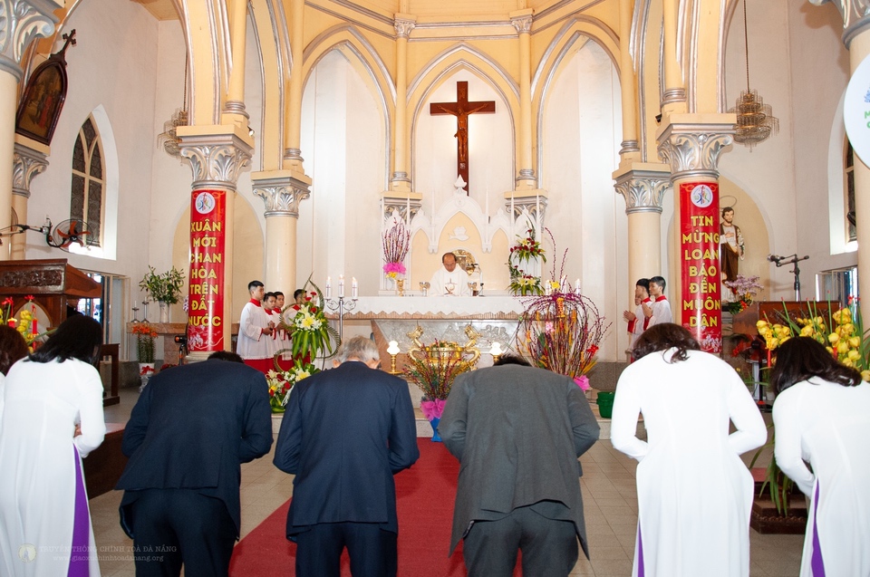 Mồng Hai Tết: Lễ Sáng Kính Nhớ Ông Bà Tổ Tiên 26/01/2020