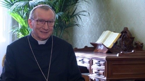 ĐHY Parolin nói: Trong khủng hoảng đại dịch, đừng đóng kín mình nhưng liên đới với tha nhân