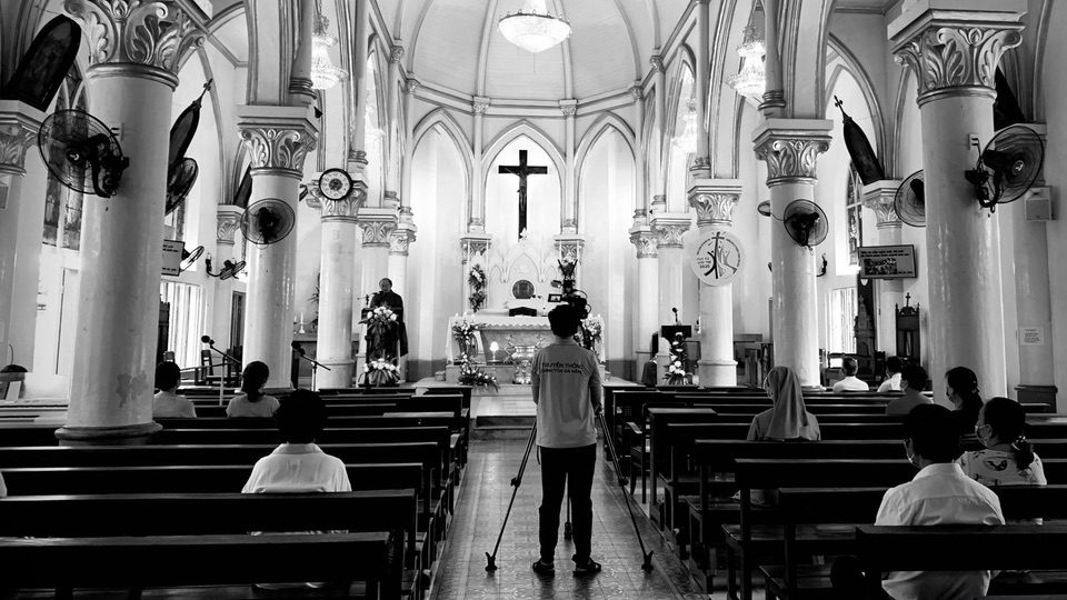 Vườn thơ cầu nguyện: Giáo đường mùa đại dịch