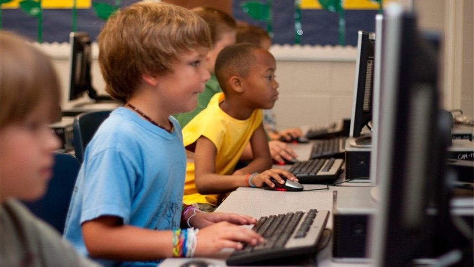 Caritas Ý và Focsiv phát động chiến dịch trợ giúp cho năm học mới