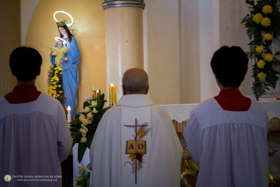 Tôn vinh Mẹ Mân Côi – Thánh Lễ Chúa Nhật XXIX Thường Niên 17/10/2020