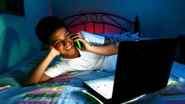 Giới hạn thời gian sử dụng thiết bị màn hình của con cái