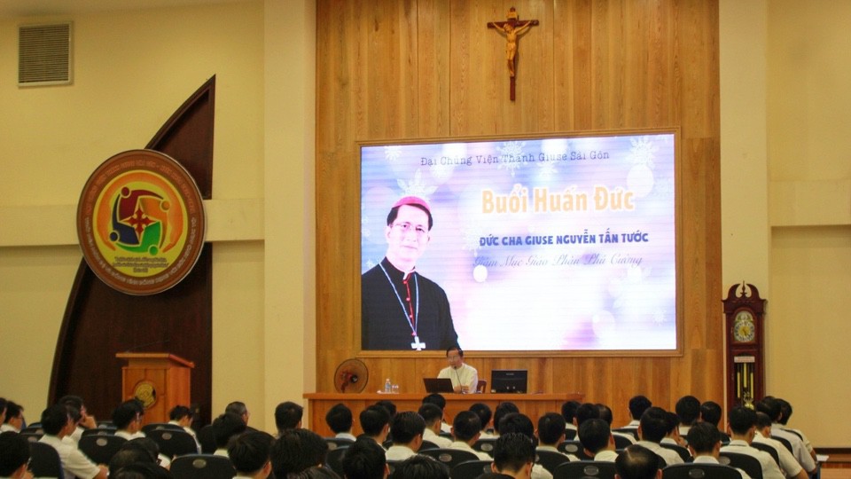 Buổi Huấn đức của Đức cha Giuse Nguyễn Tấn Tước tại Đại chủng viện Thánh Giuse Sài Gòn năm 2020
