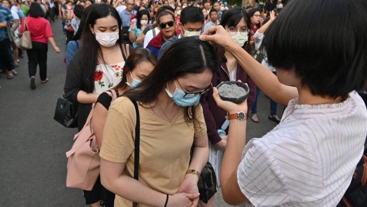 Các giám mục Philippines ban hành các quy tắc hướng dẫn cử hành thứ Tư lễ Tro