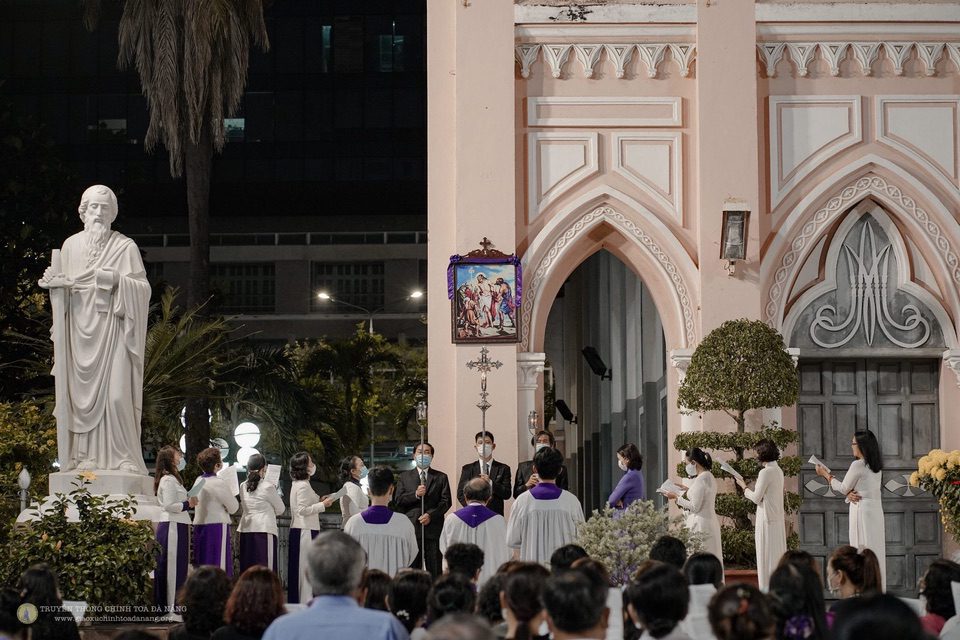 Gẫm Đàng Thánh Giá do giáo họ Đaminh Cẩm và Phêrô Lựu