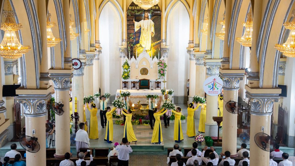 Khai mạc tháng hoa và kỷ niệm cung hiến nhà thờ Chính Tòa Đà Nẵng