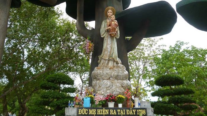 Truyền thuyết về việc Đức Mẹ hiện ra tại La Vang