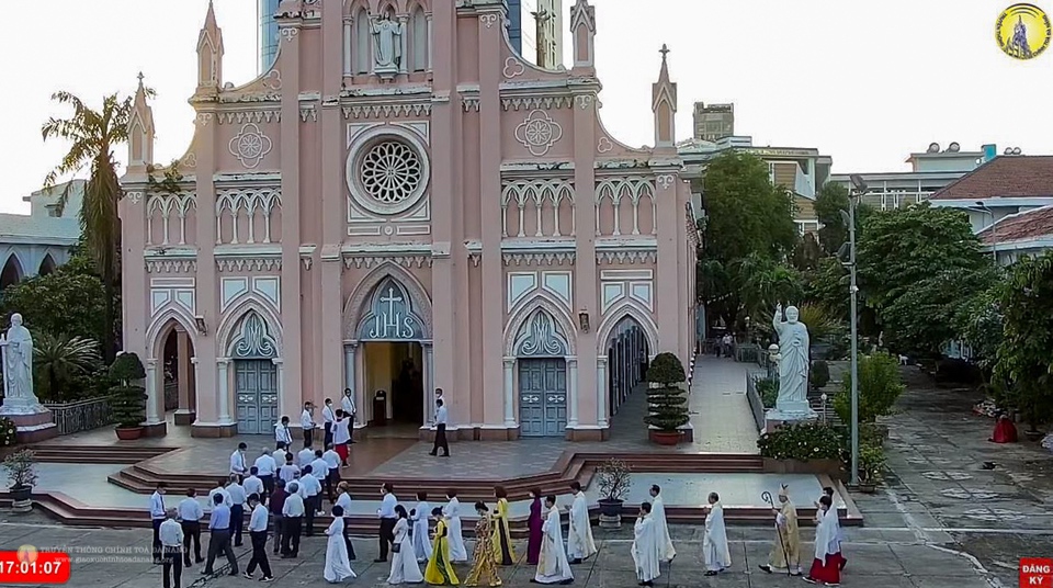 Thánh lễ mừng kính Các Thánh Nam Nữ (01/11/2021)