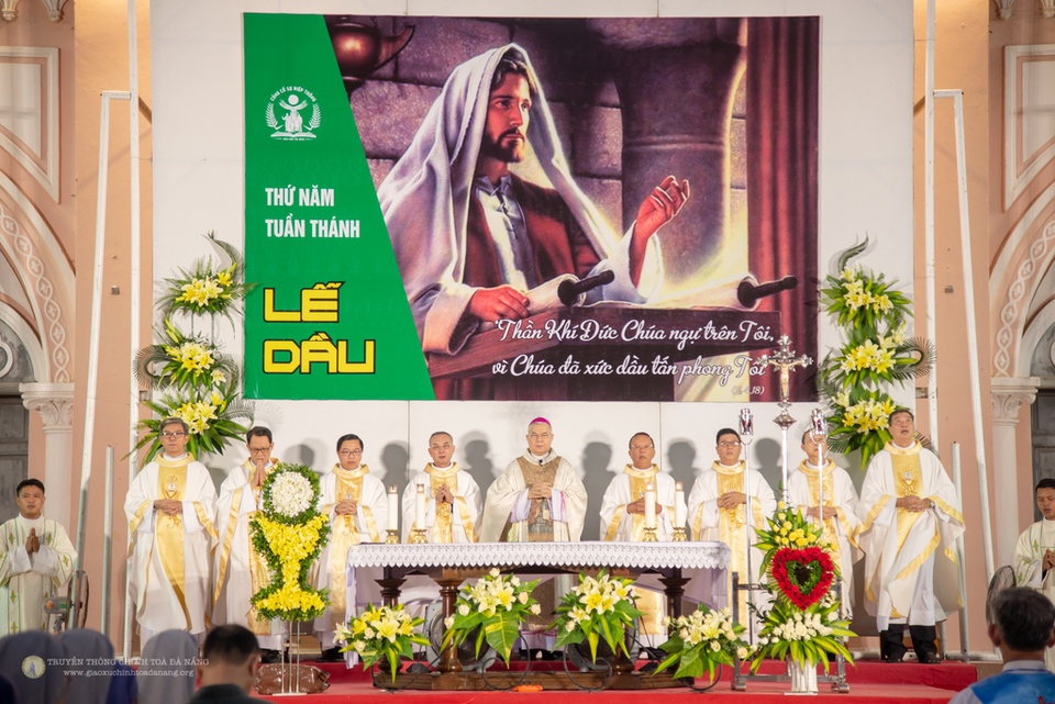 Thánh Lễ Truyền Dầu tại Giáo phận Đà Nẵng – năm 2023