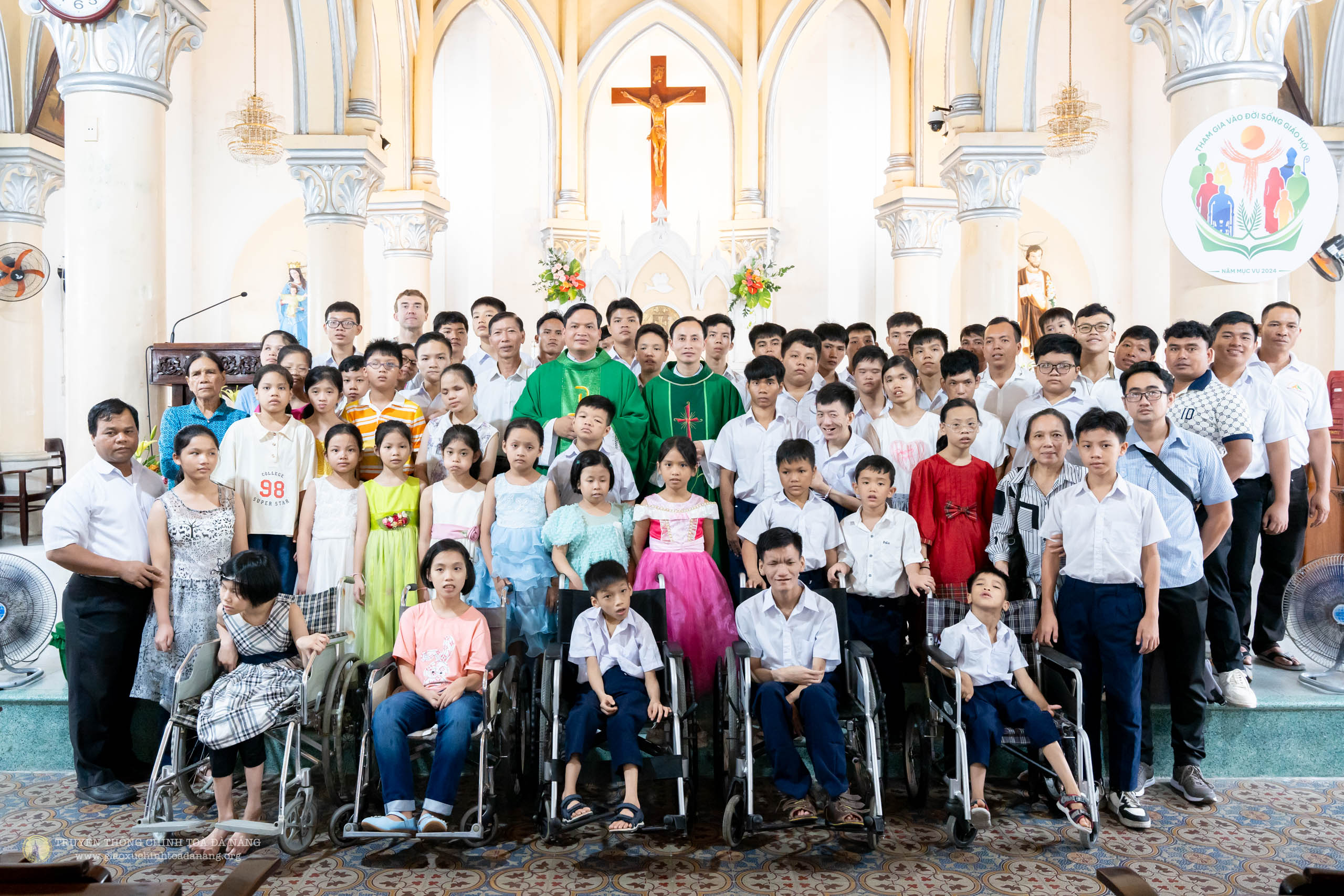 Giáo xứ Thanh Đức và Ô Gia hành hương về Nhà thờ Chính Tòa dịp Năm thánh Bách Chu Niên