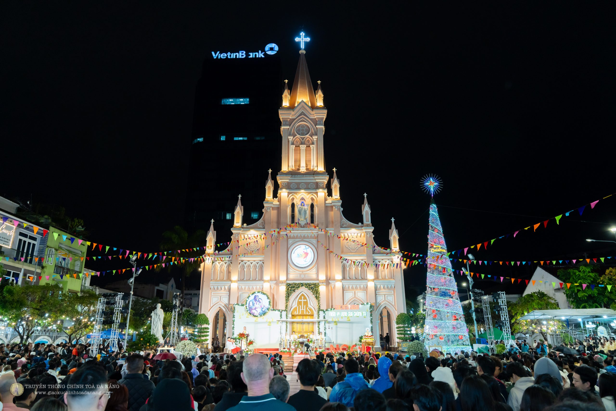 Canh thức và Thánh lễ Đêm Giáng Sinh 2024