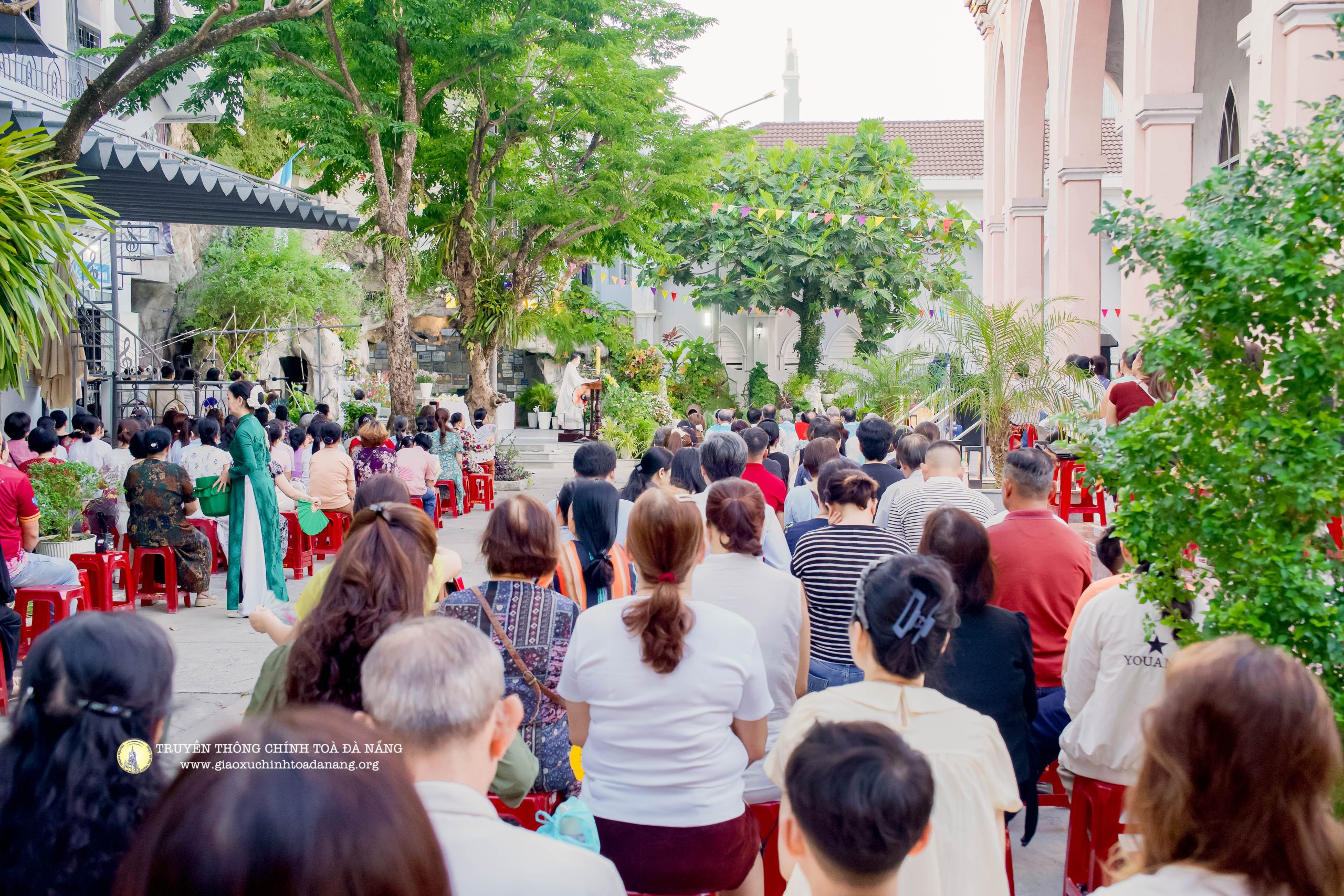 Tháng hoa kính Đức Mẹ – Tuần II (09/5/2026)
