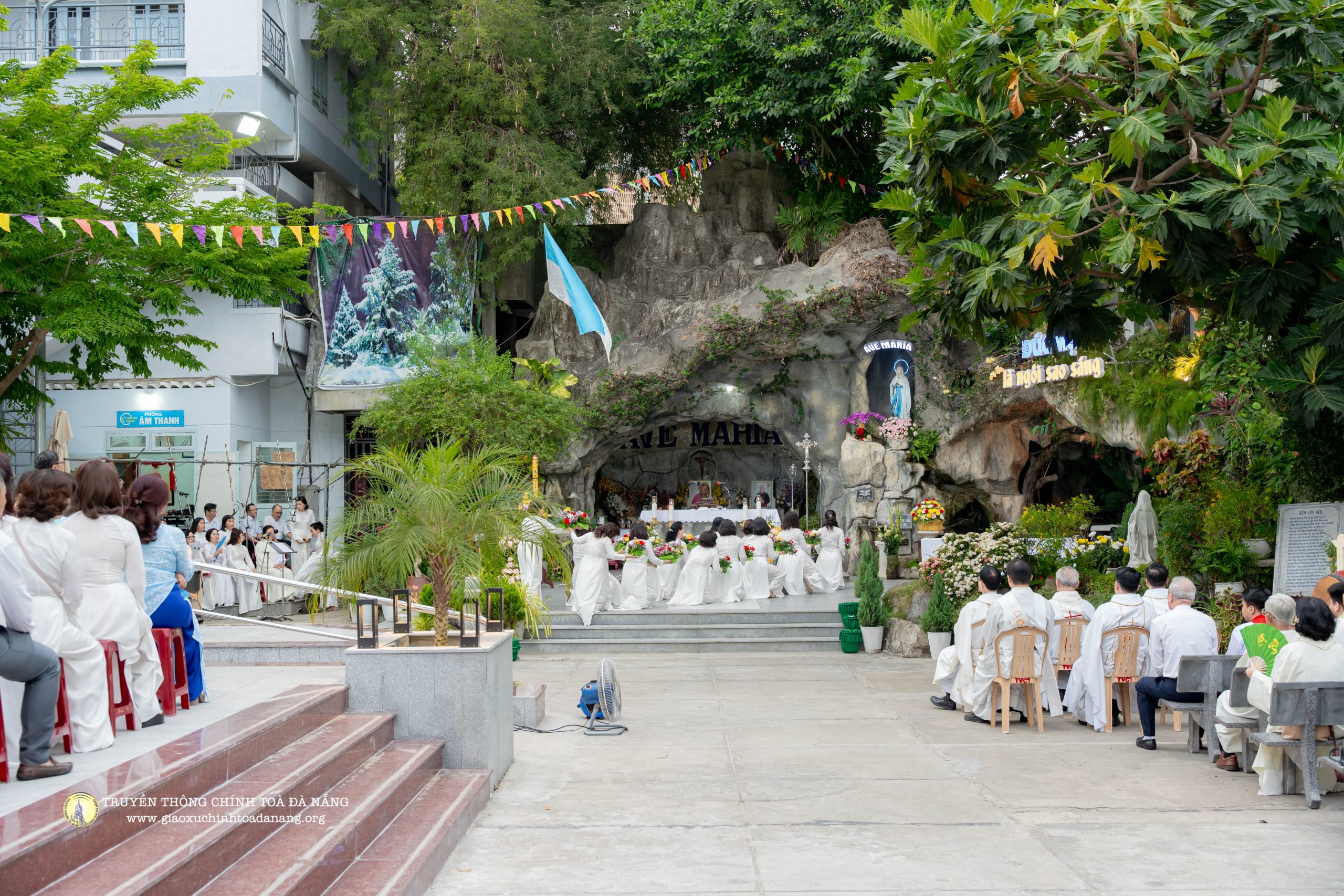 Khai mạc tháng Hoa kính Đức Mẹ – 02/5/2026